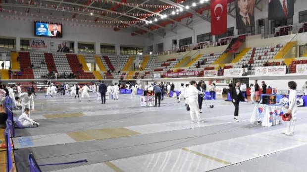 10-14 yaş Eskrim Türkiye Şampiyonası Sivas'ta başladı