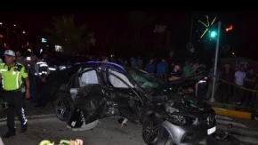 Salihli'de trafik kazası; 1 ölü, 3'ü ağır 6 yaralı