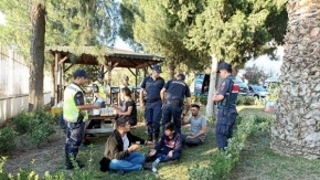 İzmir#039;in 4 ilçesinde 314 kaçak göçmen yakalandı